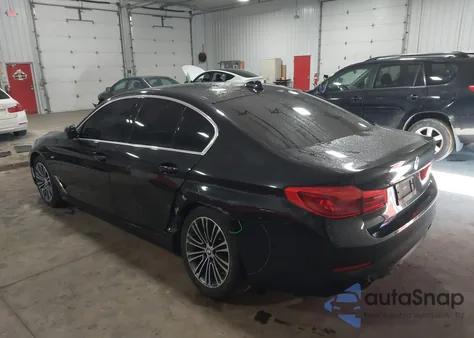 2020 BMW 530I xDrive z USA, uszkodzony, nr VIN WBAJR7C06LWW65207